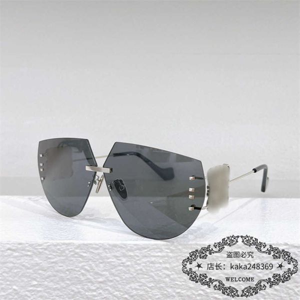 2023 new luxury designer luo yijia style sunglasses female star frameless metal sunglasses male fashion lw40049, White;black
2023 new luxury designer luo yijia style sunglasses female star frameless metal sunglasses male fashion lw40049, White;black