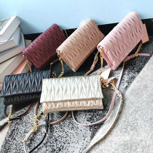 wallets lady messenger bags fashion soft sell new pleated plain letter hasp sheepskin shoulderbags purses handbags crossbody m kdh6, Red;black
wallets lady messenger bags fashion soft sell new pleated plain letter hasp sheepskin shoulderbags purses handbags crossbody m kdh6, Red;black