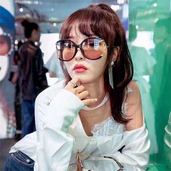 2023 new luxury designer g family's new fashion herringbone segmented large frame havana same style female sunglasses gg0594sa, White;black
2023 new luxury designer g family's new fashion herringbone segmented large frame havana same style female sunglasses gg0594sa, White;black
