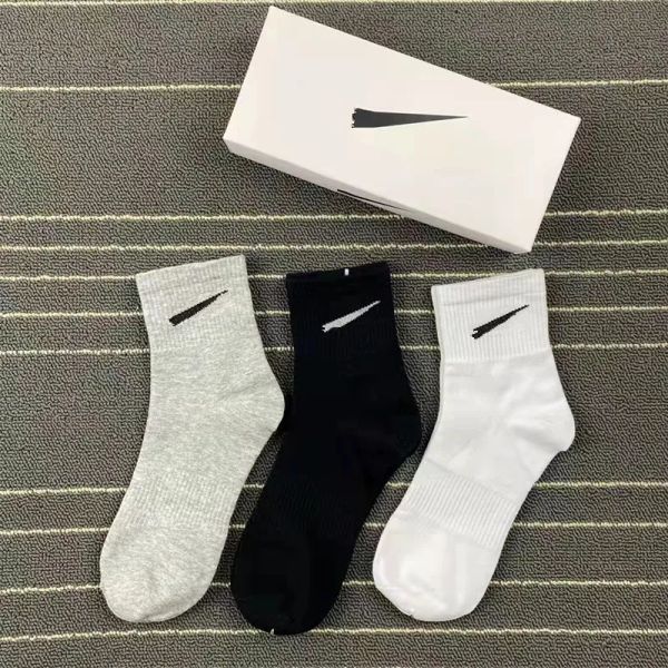 2023 sale sports socks couple tubesocks designer personality female design teacher school style mixed color n city socks for man and women, Black
2023 sale sports socks couple tubesocks designer personality female design teacher school style mixed color n city socks for man and women, Black