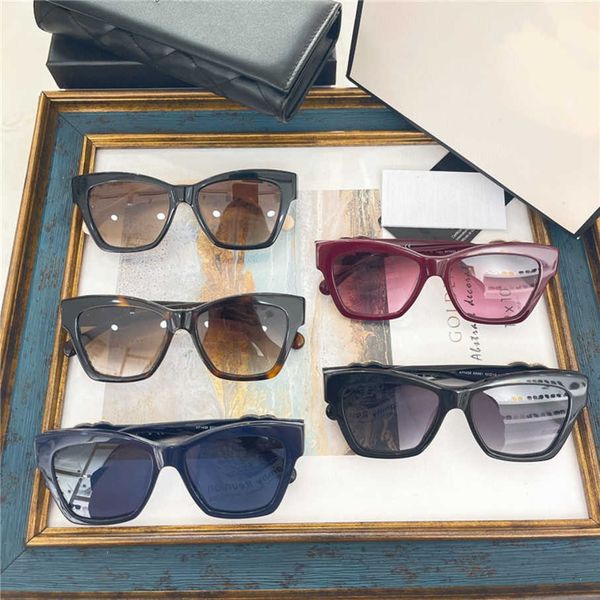 2023 new luxury designer new fashion metal calfskin double-c star sunglasses a71438, White;black
2023 new luxury designer new fashion metal calfskin double-c star sunglasses a71438, White;black