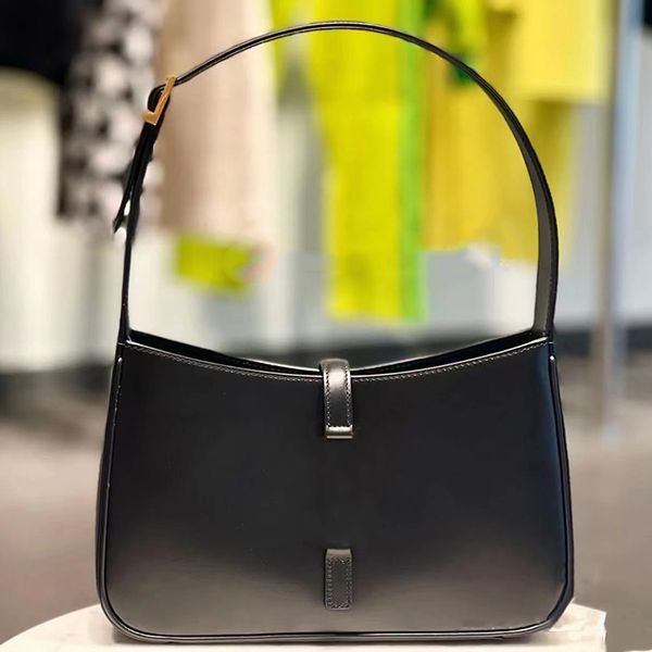 classic le 5 a 7 hobo shoulder bag in smooth leather saddle underarm bag women mens luxury designer handle handbags tote metal letters purse
classic le 5 a 7 hobo shoulder bag in smooth leather saddle underarm bag women mens luxury designer handle handbags tote metal letters purse