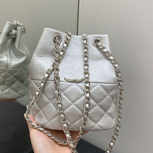 calfskin leather women designer drawstring bucket bag silver metal hardware matelasse chain patchwork crossbody shoulder handbag luxury purs
calfskin leather women designer drawstring bucket bag silver metal hardware matelasse chain patchwork crossbody shoulder handbag luxury purs