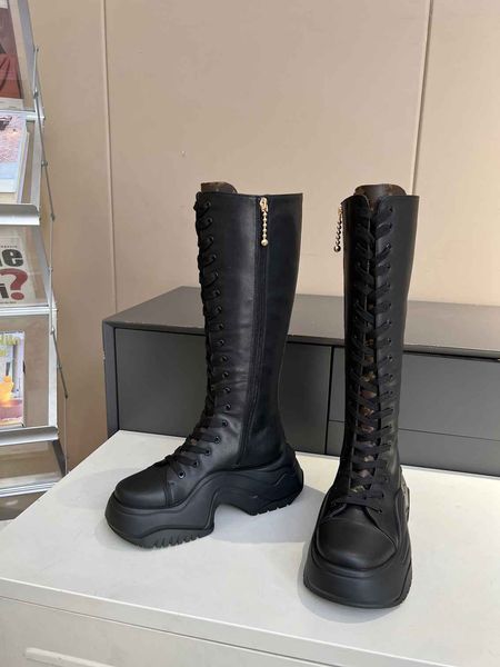 archlight 2 0 platform ankle boot 1abht9 fashion forward style combines an upper in grained calf leather with bouncy wave shaped outsole wom, Black
archlight 2 0 platform ankle boot 1abht9 fashion forward style combines an upper in grained calf leather with bouncy wave shaped outsole wom, Black