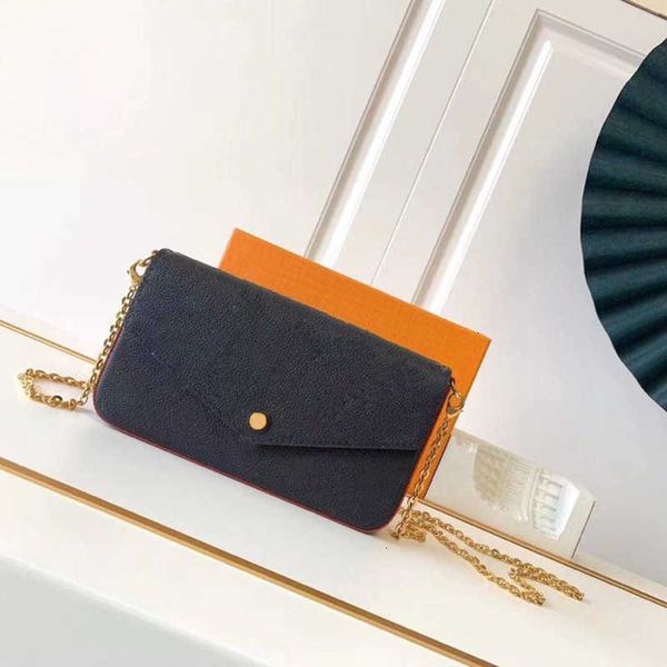 luxury brand shoulder bags high imitation designer chain bag pochette genuine leather messenger bag m64064 21cm with box zl110
luxury brand shoulder bags high imitation designer chain bag pochette genuine leather messenger bag m64064 21cm with box zl110