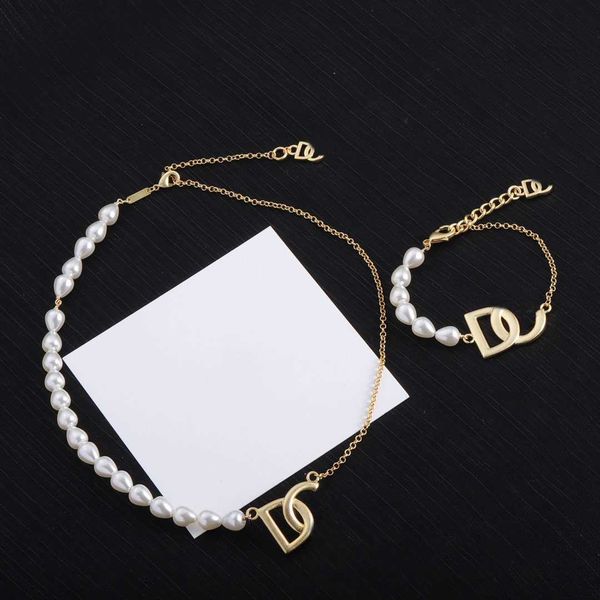 luxury designer jewelry charm bracelets jewlery designer for women designer necklace popular pearl bracelets and pearl necklaces for wedding, Golden;silver
luxury designer jewelry charm bracelets jewlery designer for women designer necklace popular pearl bracelets and pearl necklaces for wedding, Golden;silver