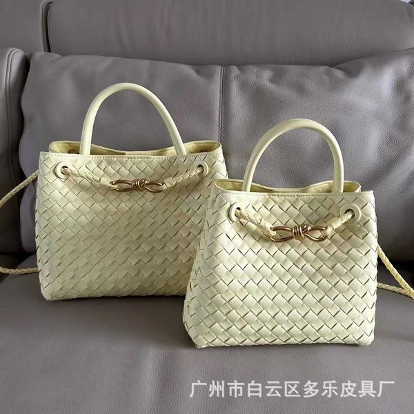 woven designer andiamo bag tote botegas new handmade leather high-end large capacity commuting single shoulder crossbody same model 9vud
woven designer andiamo bag tote botegas new handmade leather high-end large capacity commuting single shoulder crossbody same model 9vud