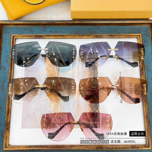 2023 luxury designer 23 new luo yijia sunglasses frameless metal edge ins same style personalized lw40049u sunglasses, White;black
2023 luxury designer 23 new luo yijia sunglasses frameless metal edge ins same style personalized lw40049u sunglasses, White;black