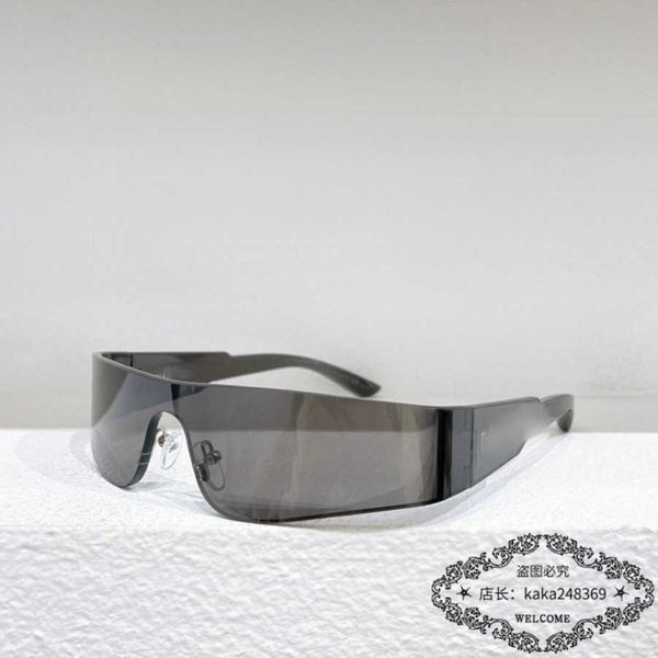 2023 new luxury designer the future of science and sunglasses fashion star ins net red sunglasses bb0041, White;black
2023 new luxury designer the future of science and sunglasses fashion star ins net red sunglasses bb0041, White;black