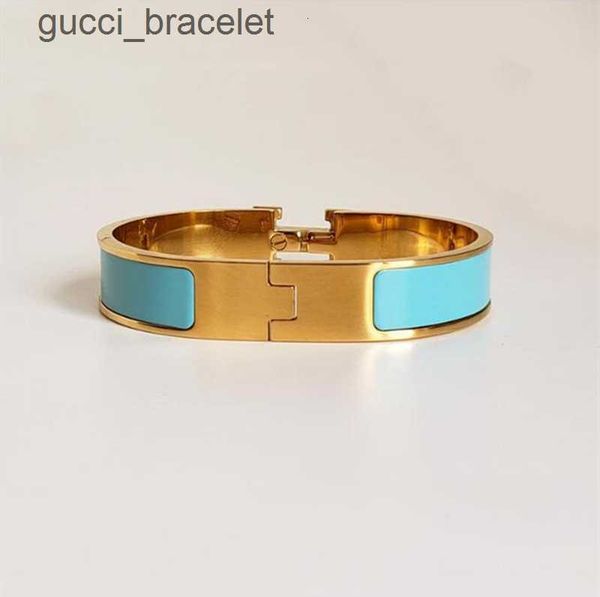 2022 designer design bangle stainless steel gold buckle bracelet fashion jewelry men and women bracelets, Black
2022 designer design bangle stainless steel gold buckle bracelet fashion jewelry men and women bracelets, Black