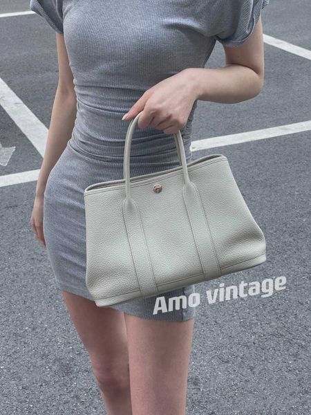 wholesale original party garden home tote bags online shop genuine leather h family garden bag portable female large capacity 2023 new commu
wholesale original party garden home tote bags online shop genuine leather h family garden bag portable female large capacity 2023 new commu