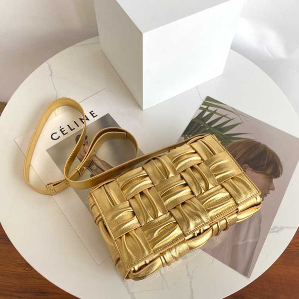 designer bag venetas cowhide woven diamond grid small cassette bag diagonal cross women's bag gzdm
designer bag venetas cowhide woven diamond grid small cassette bag diagonal cross women's bag gzdm