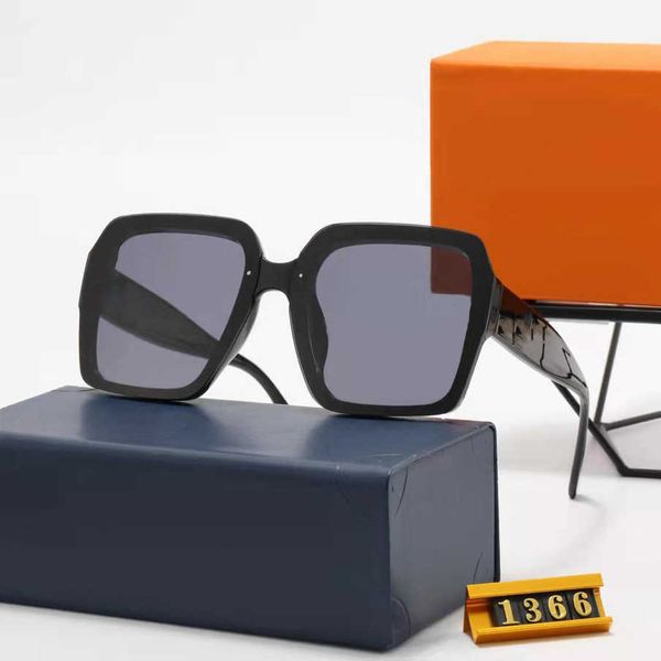 2023 luxury designer sunglasses overseas new external men and women street pgraphy sunglasses for tourism fashion glasses 1366 style 1, White;black
2023 luxury designer sunglasses overseas new external men and women street pgraphy sunglasses for tourism fashion glasses 1366 style 1, White;black