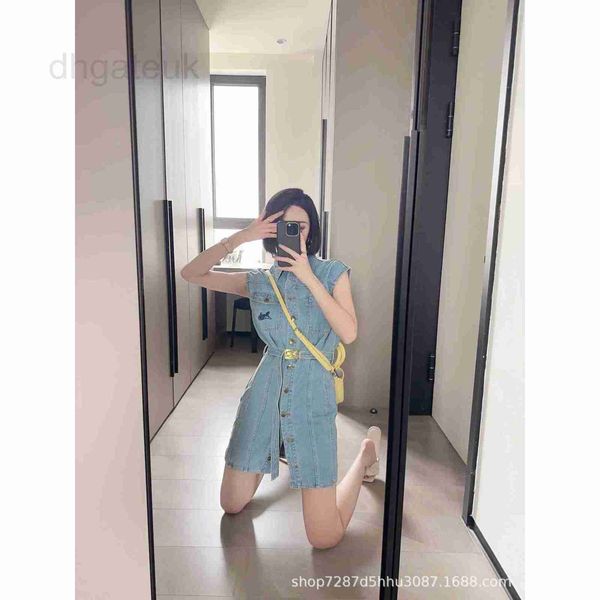 basic & casual dresses designer 23 spring/summer new carriage embroidery pattern sleeveless denim dress with a relaxed fashionable feel 4m5r, Black;gray
basic & casual dresses designer 23 spring/summer new carriage embroidery pattern sleeveless denim dress with a relaxed fashionable feel 4m5r, Black;gray