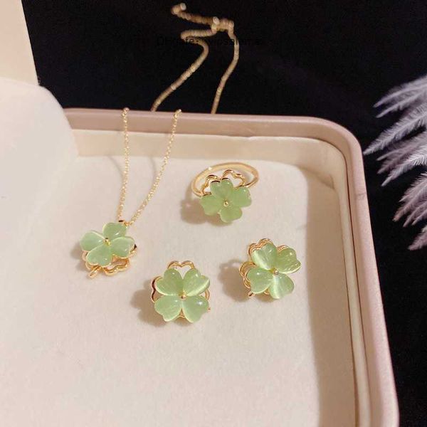 carlidana 3pcs/set green opal clover rotatable earrings luxury clover earrings spinner pendant necklace for women jewelry set, Silver
carlidana 3pcs/set green opal clover rotatable earrings luxury clover earrings spinner pendant necklace for women jewelry set, Silver