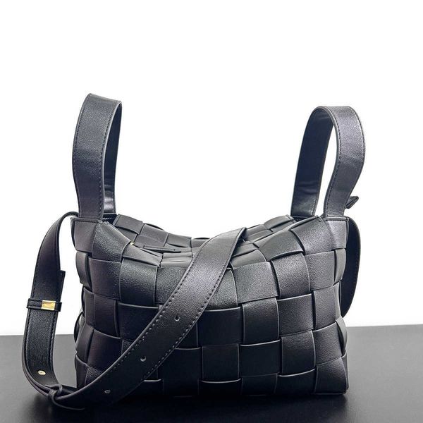 designer bag venetas handmade woven cowhide layer women's handbags elegant fashionable large capacity portable shoulder bag orxs
designer bag venetas handmade woven cowhide layer women's handbags elegant fashionable large capacity portable shoulder bag orxs