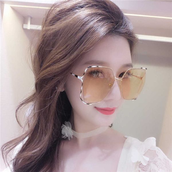 2023 luxury designer sunglasses g family's new dark glasses ni lu han same style metal herringbone hollow large frame irregular sunglas, White;black
2023 luxury designer sunglasses g family's new dark glasses ni lu han same style metal herringbone hollow large frame irregular sunglas, White;black