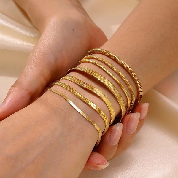 charm bracelets orazio gold color bracelet for women men 3 4 5mm simple stainless steel chains punk jewelry wholesale drop 230802, Golden;silver
charm bracelets orazio gold color bracelet for women men 3 4 5mm simple stainless steel chains punk jewelry wholesale drop 230802, Golden;silver