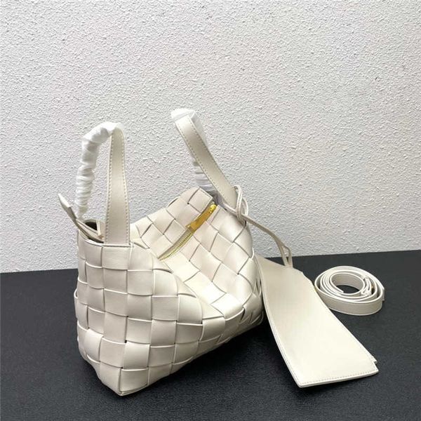 abottegas vneta jodie mini teen intrecciato designer tote high capacity woven bag crossbody one shoulder underarm large bag cowhide handheld
abottegas vneta jodie mini teen intrecciato designer tote high capacity woven bag crossbody one shoulder underarm large bag cowhide handheld
