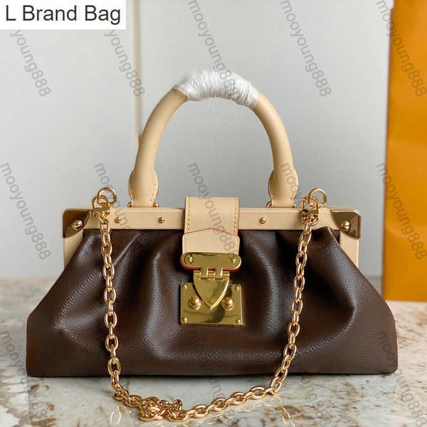2023 new 10a mirror quality designers small cloud clutch bags 28cm womens canvas handle handbag luxury brown flower pattern purse cowhide tr, Black
2023 new 10a mirror quality designers small cloud clutch bags 28cm womens canvas handle handbag luxury brown flower pattern purse cowhide tr, Black