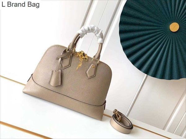 2023 new 10a designer alma bb fashion women's shoulder bag chain crossbody bag leather handbag embossed shell wallet women's cosme, Black
2023 new 10a designer alma bb fashion women's shoulder bag chain crossbody bag leather handbag embossed shell wallet women's cosme, Black