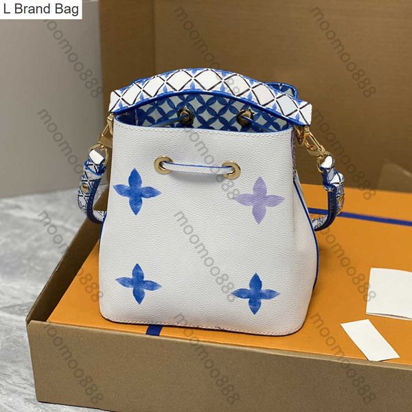 2023 new 10a mirror quality designers small bucket bag 20cm womens coated canvas handbag luxury blue print letter purse crossbody shoulder s, Black
2023 new 10a mirror quality designers small bucket bag 20cm womens coated canvas handbag luxury blue print letter purse crossbody shoulder s, Black
