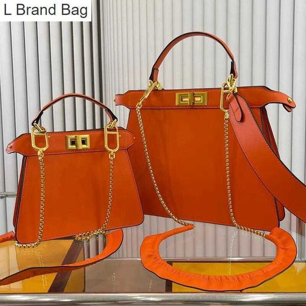 2023 new 10a fashion new style totes handbag 304120 twist the locks on both sides the inner lining is fitted with a zipper pocket removable, Black
2023 new 10a fashion new style totes handbag 304120 twist the locks on both sides the inner lining is fitted with a zipper pocket removable, Black