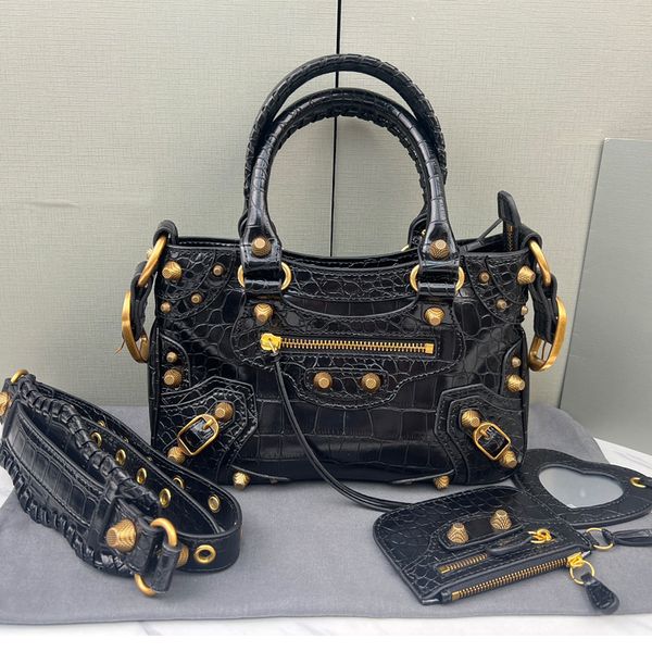 fashion shoulder bag designer handbag genuine leather alligator pattern pleated crossbody bags metal hardware zipper closure removable strap
fashion shoulder bag designer handbag genuine leather alligator pattern pleated crossbody bags metal hardware zipper closure removable strap