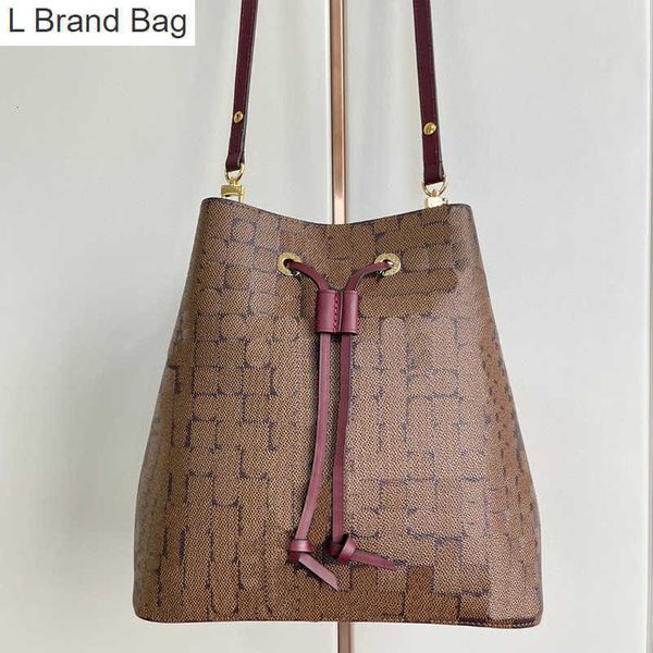 l bag fashion designer bag m44022 mens and womens large capacity portable one shoulder bag fashion temperament handbag classic printed handb, Black
l bag fashion designer bag m44022 mens and womens large capacity portable one shoulder bag fashion temperament handbag classic printed handb, Black