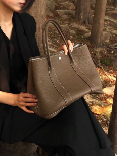 wholesale original party garden home tote bags online shop advanced sense 2023 new garden bag 30 women's large capacity commuting lap36
wholesale original party garden home tote bags online shop advanced sense 2023 new garden bag 30 women's large capacity commuting lap36
