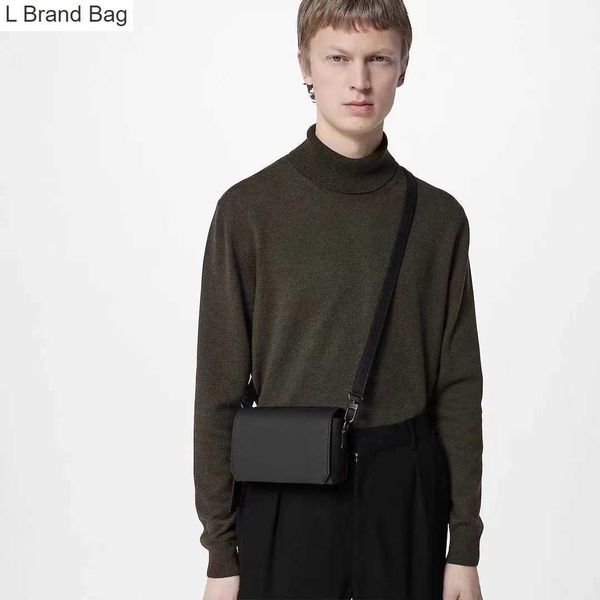 l bag men's new shoulder bag with lychee grain cow leather m82085 flap mini handbag ac47, Black
l bag men's new shoulder bag with lychee grain cow leather m82085 flap mini handbag ac47, Black