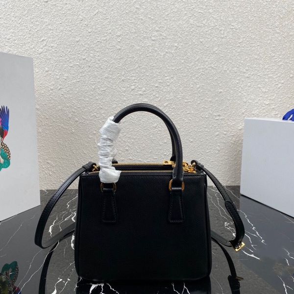 luxury designer bags shopping bag genuine leather handbag shoulder bag womens tote crossbody fashion purses handbags charming fashion atmosp
luxury designer bags shopping bag genuine leather handbag shoulder bag womens tote crossbody fashion purses handbags charming fashion atmosp