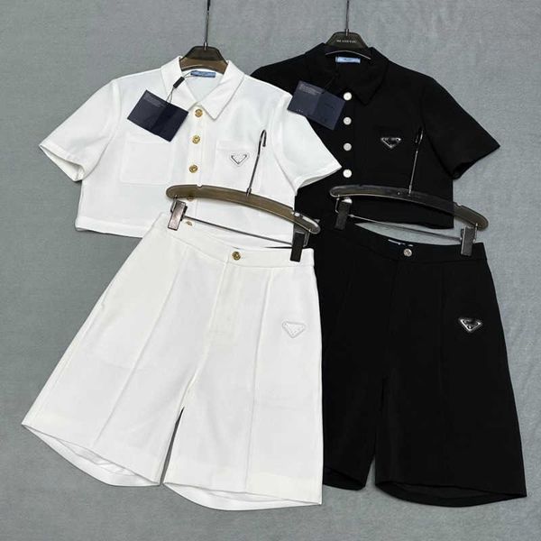 23ss new tracksuit designer womens set fashion classic triangle logo short shirt slim shorts two pieces summer women clothing, Gray
23ss new tracksuit designer womens set fashion classic triangle logo short shirt slim shorts two pieces summer women clothing, Gray