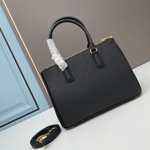 scrossbody bagsbackpack with travel school waterproof bag suitable for men and women crossbody bag handbag fashion trend casual party chain
scrossbody bagsbackpack with travel school waterproof bag suitable for men and women crossbody bag handbag fashion trend casual party chain