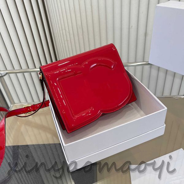 crossbody bag, classic and elegant, patent leather fabric, designer luxury bag high-quality version, shoulder bag size: 20*16cm 104356
crossbody bag, classic and elegant, patent leather fabric, designer luxury bag high-quality version, shoulder bag size: 20*16cm 104356