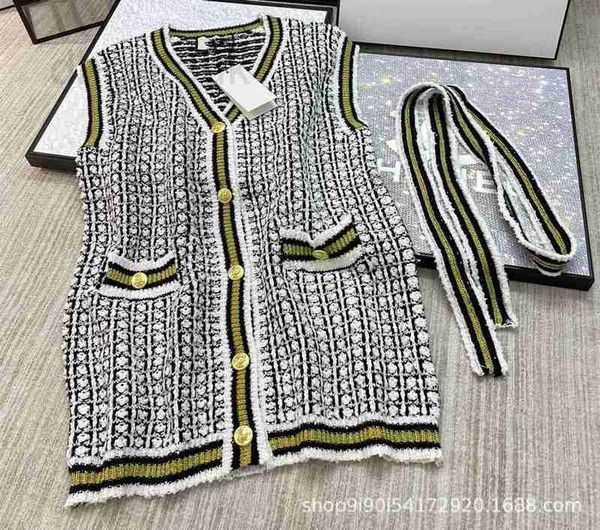 women's knits & tees designer early autumn new wool yarn weaving with black white gold contrast versatile fashion classic upper body st
women's knits & tees designer early autumn new wool yarn weaving with black white gold contrast versatile fashion classic upper body st
