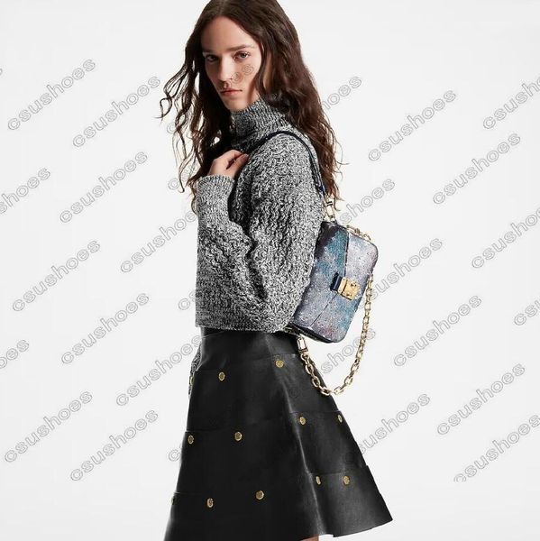 pochette metis east west bag tote womens designer rectangle chains holographic navy blue luxurys handbag pocket canvas leather purse cross b
pochette metis east west bag tote womens designer rectangle chains holographic navy blue luxurys handbag pocket canvas leather purse cross b