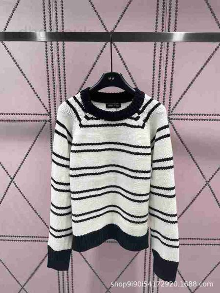 women's sweaters designer early autumn new thick needle stripe round neck knitted sweater logo embroidery embellishment back girls', White;black
women's sweaters designer early autumn new thick needle stripe round neck knitted sweater logo embroidery embellishment back girls', White;black