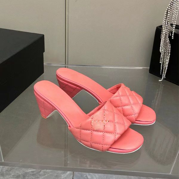 luxury slide designer fashion women chunky heel shoes black white shoes indoor outdoor womens slipper pantoufle designers geometric letter p
luxury slide designer fashion women chunky heel shoes black white shoes indoor outdoor womens slipper pantoufle designers geometric letter p