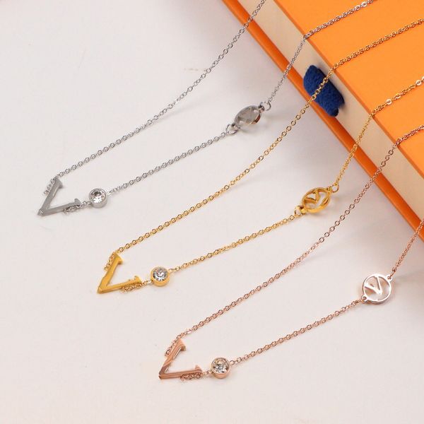 luxury brand designer necklace perfume bottle pendant fashion 18k gold plating wedding party special designer jewelry accessories classic de, Golden;silver
luxury brand designer necklace perfume bottle pendant fashion 18k gold plating wedding party special designer jewelry accessories classic de, Golden;silver