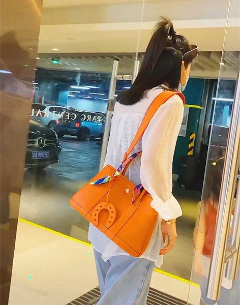 8a quality h ermes party garden designer tote bags for women wholesale 2023 new layer cowhide bag minimalist shopping mommy genuine leathe w
8a quality h ermes party garden designer tote bags for women wholesale 2023 new layer cowhide bag minimalist shopping mommy genuine leathe w
