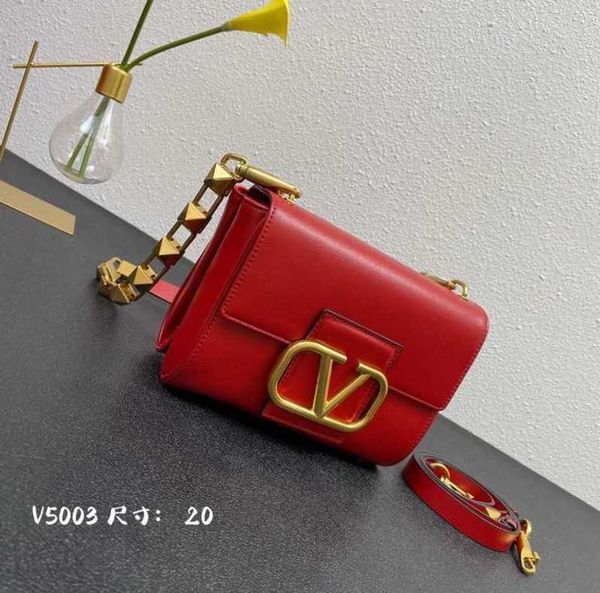 fashionable velatninio designer versatile bags for ladiescowhide bag bag womens shoulder bag new 2022 messenger leather rivet bag head layer
fashionable velatninio designer versatile bags for ladiescowhide bag bag womens shoulder bag new 2022 messenger leather rivet bag head layer