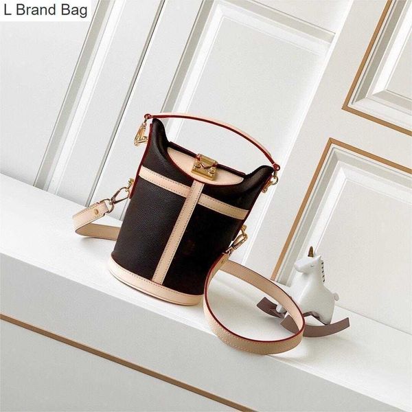 2023 new 5a designers classic duffle rossbody bags package womens fashion leather handbag bucket with strap canvas cylinder shoulder o8j4, Black
2023 new 5a designers classic duffle rossbody bags package womens fashion leather handbag bucket with strap canvas cylinder shoulder o8j4, Black