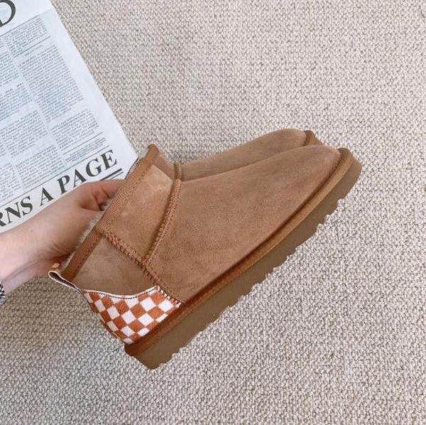 checkerboard mini short boots keep warm snow boots women's new winter sheep fur integrated plus fleece thick cotton shoes size us4-14, Black
checkerboard mini short boots keep warm snow boots women's new winter sheep fur integrated plus fleece thick cotton shoes size us4-14, Black