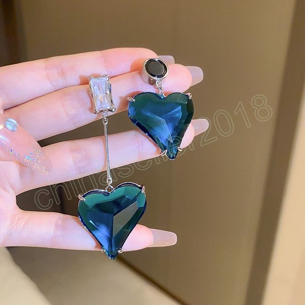 vintage big blue crystal heart pendant earrings for women luxury jewelry fashion temperament asymmetric earings party bijoux, Silver
vintage big blue crystal heart pendant earrings for women luxury jewelry fashion temperament asymmetric earings party bijoux, Silver