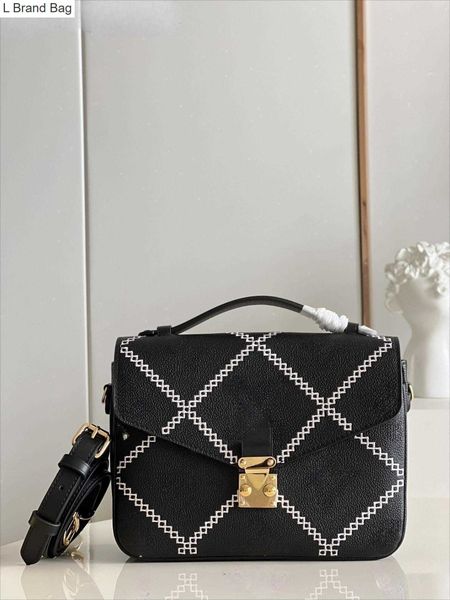 2023 new 5a luxurys designer women shoulder bags messenger purses handbag wallet woman classic fashion many style and a golden buckle crossb, Black