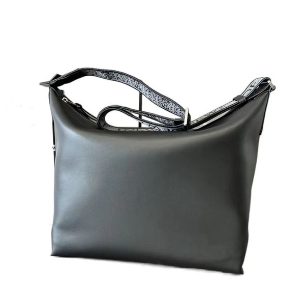 luojia new original single high-quality soft leather handbag jacquard shopping ladies fashion large capacity inclined gift bag canvas lined
luojia new original single high-quality soft leather handbag jacquard shopping ladies fashion large capacity inclined gift bag canvas lined