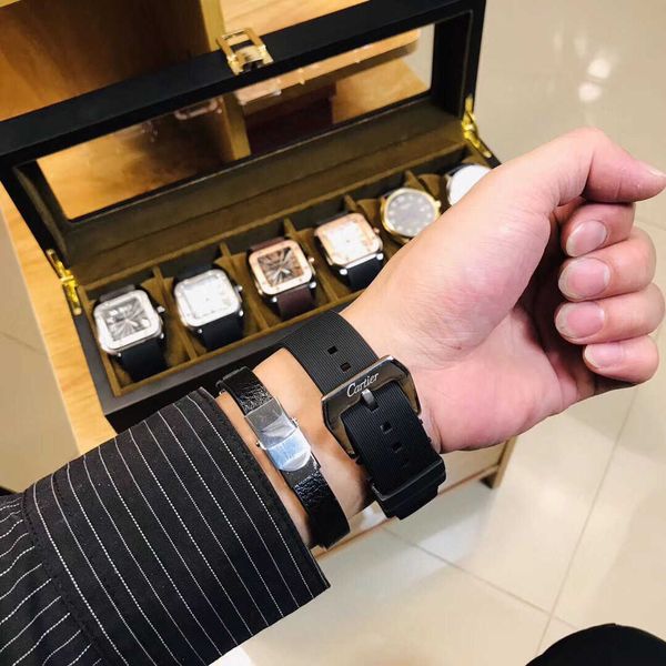 luxury classical santos watch for men movement quartz watches y1py high qualiy prx montre luxe blue dial date uhr limited sales with box, Slivery;golden
luxury classical santos watch for men movement quartz watches y1py high qualiy prx montre luxe blue dial date uhr limited sales with box, Slivery;golden