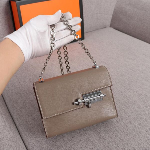 designer shoulder bags verrou bags bolt pistols storage chain square bag womens genuine leather mini plug versatile bag with box
designer shoulder bags verrou bags bolt pistols storage chain square bag womens genuine leather mini plug versatile bag with box
