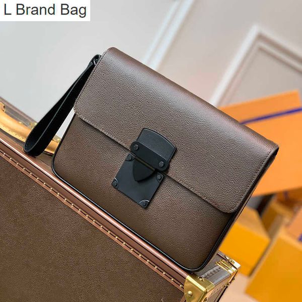2023 new a4 pouch designer clutch bag coated canvas envelope bag 10a mirror quality mini handbag with l330 v9tf, Black
2023 new a4 pouch designer clutch bag coated canvas envelope bag 10a mirror quality mini handbag with l330 v9tf, Black